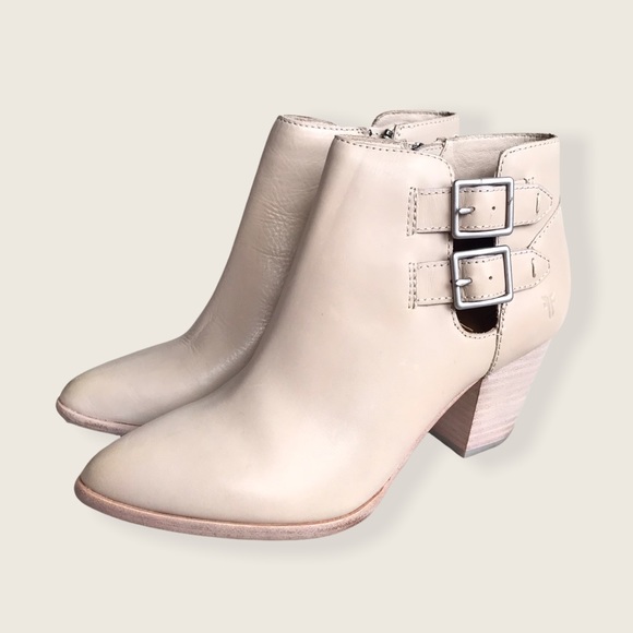 Frye Jennifer Ivory Chic Belted Shootie/Ankle Boot - Picture 7 of 16